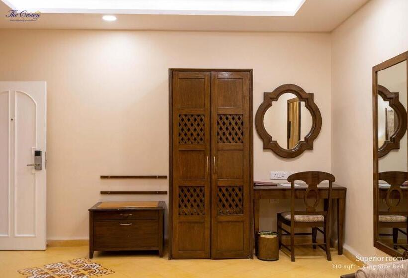 اتاق سوپریور با چشم‌انداز رودخانه, The Crown Goa