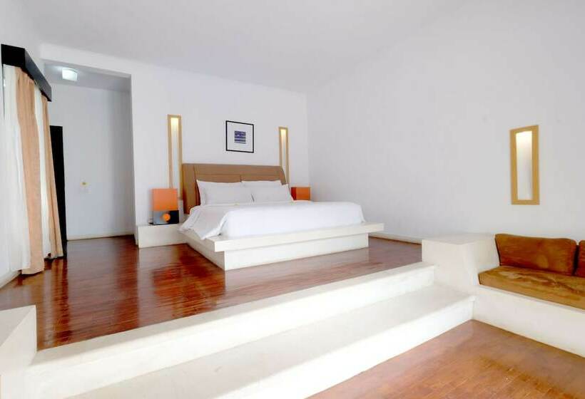 ویلای یک اتاق خوابه با استخر شنا, The Seminyak Suite  Private Villa