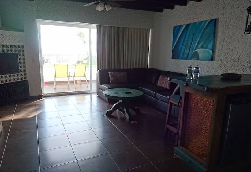 オーシャンビュースーペリアースイート, Las Rocas Resort And Spa