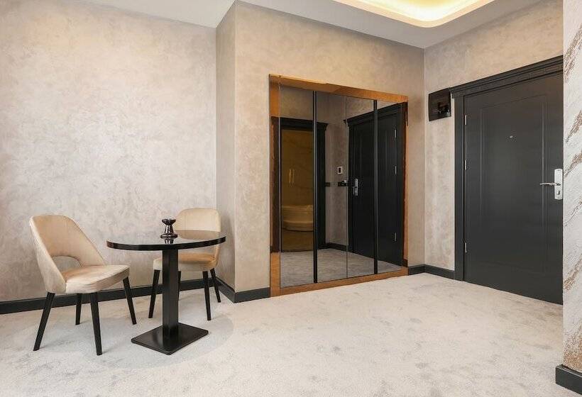 سوییت, Aileena Hotel & Villas