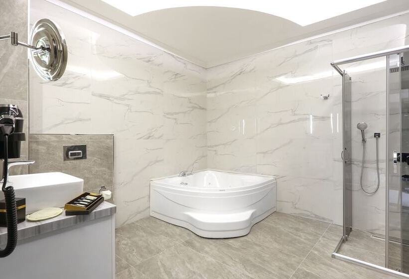 سوییت, Aileena Hotel & Villas