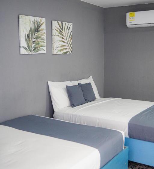 اتاق استاندارد سه نفره, Adaz Mediterráneo
