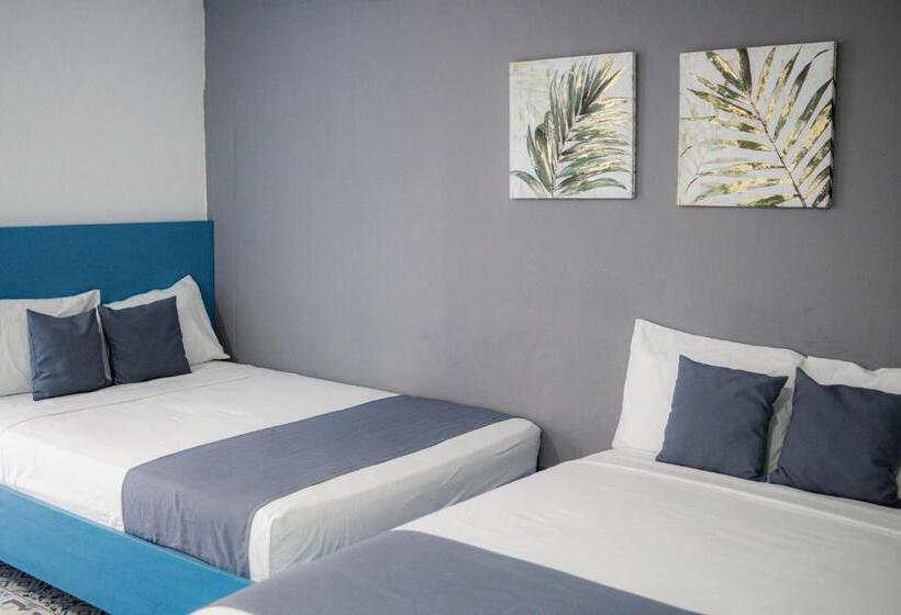 اتاق استاندارد سه نفره, Adaz Mediterráneo
