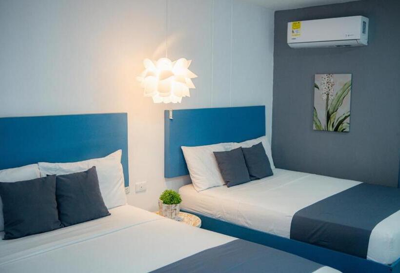اتاق استاندارد سه نفره, Adaz Mediterráneo
