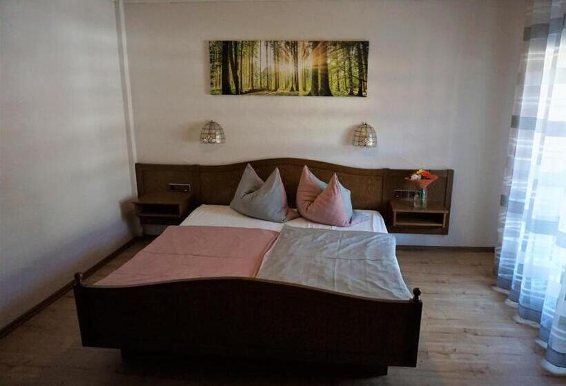 Номер Стандарт, Gasthof Zum Löwen