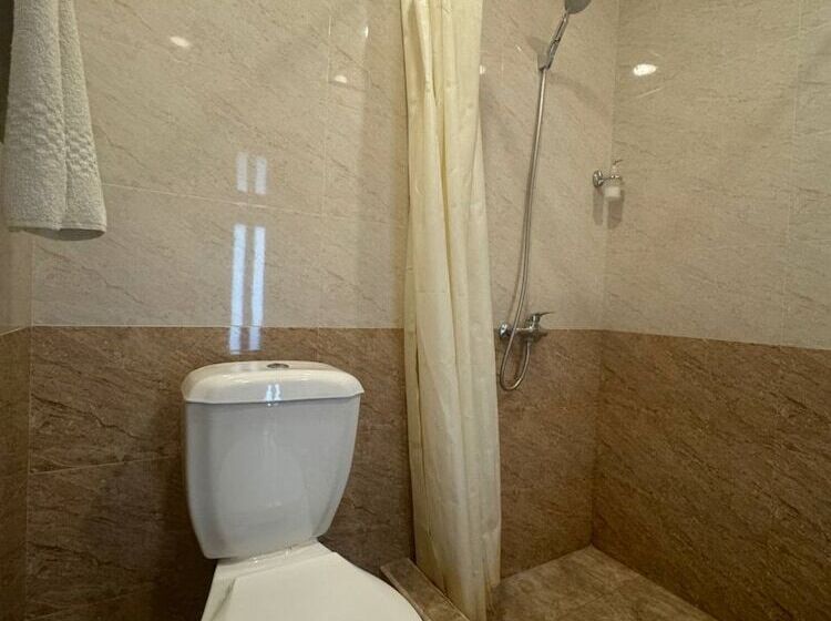 اتاق لوکس, Menua