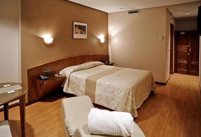 Номер Стандарт, Motel Latino
