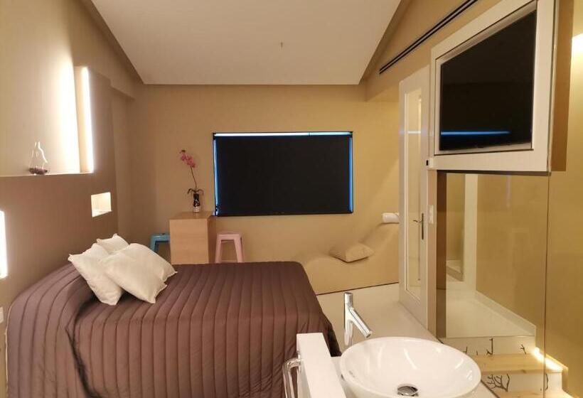 Люкс, Motel Latino