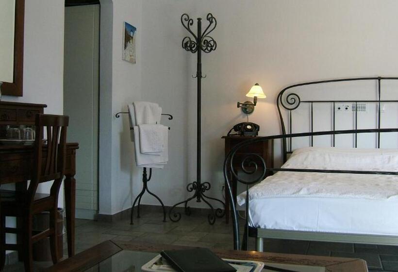标准房带园景, Alexandros Hotel
