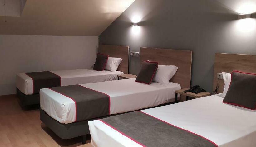 Четырехместный Номер Стандарт, Hospedium Hotel Vittoria Colonna