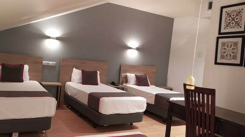 Четырехместный Номер Стандарт, Hospedium Hotel Vittoria Colonna