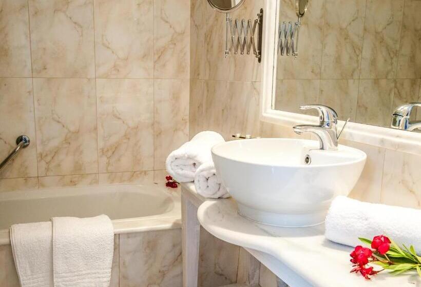 اتاق استاندارد با چشم‌انداز باغ, Gerakas Belvedere Hotel & Luxury Suites