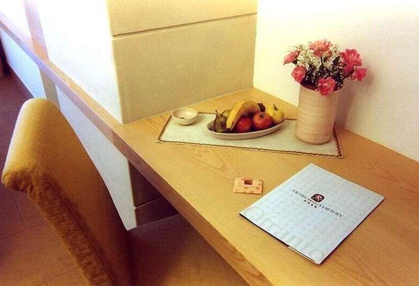 غرفة قياسية, Degli Haethey