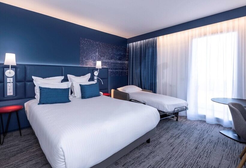 Номер Стандарт с Террасой, Mercure Toulon La Seynesurmer