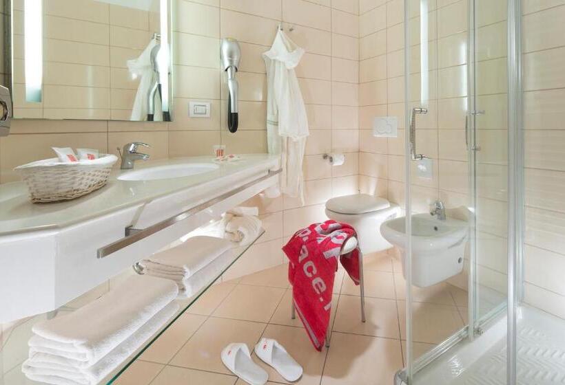 اتاق سوپریور خانوادگی با چشم‌انداز دریا, Terminal Palace & Spa