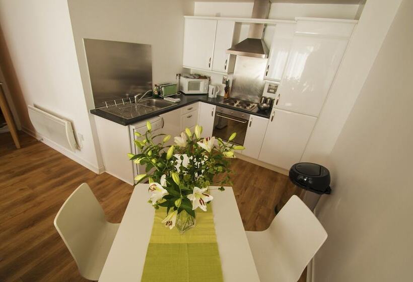 Апартаменты 2 Спальни, Ocean Serviced Apartments