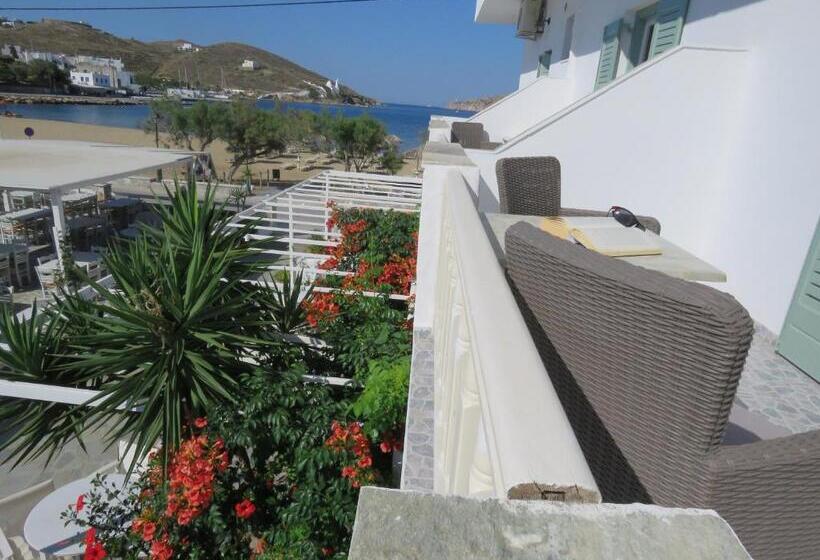اتاق استاندارد با چشم‌انداز دریا, Corali Beach