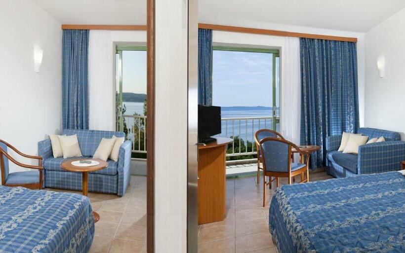 اتاق خانوادگی, Bluesun Hotel Marina