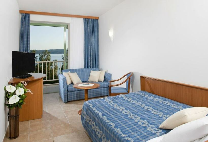 اتاق خانوادگی, Bluesun Hotel Marina
