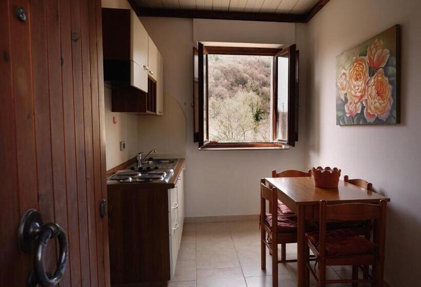 اتاق استاندارد چهار تخته, Borgo Antico
