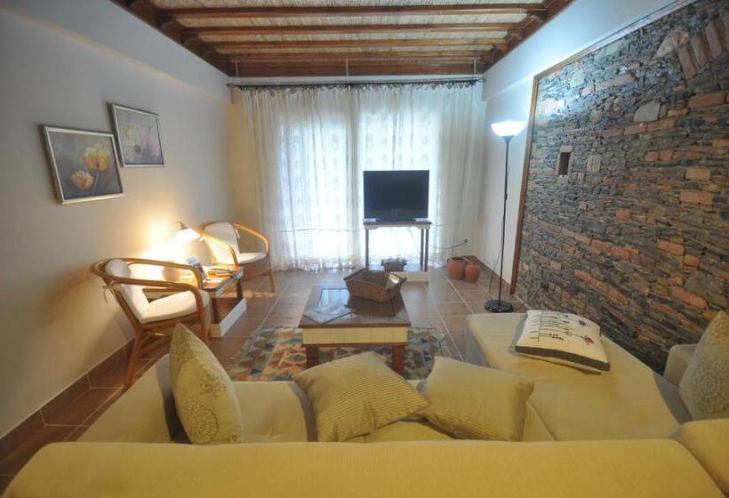 Люкс Вид на Сад, El Vino Hotel & Suites