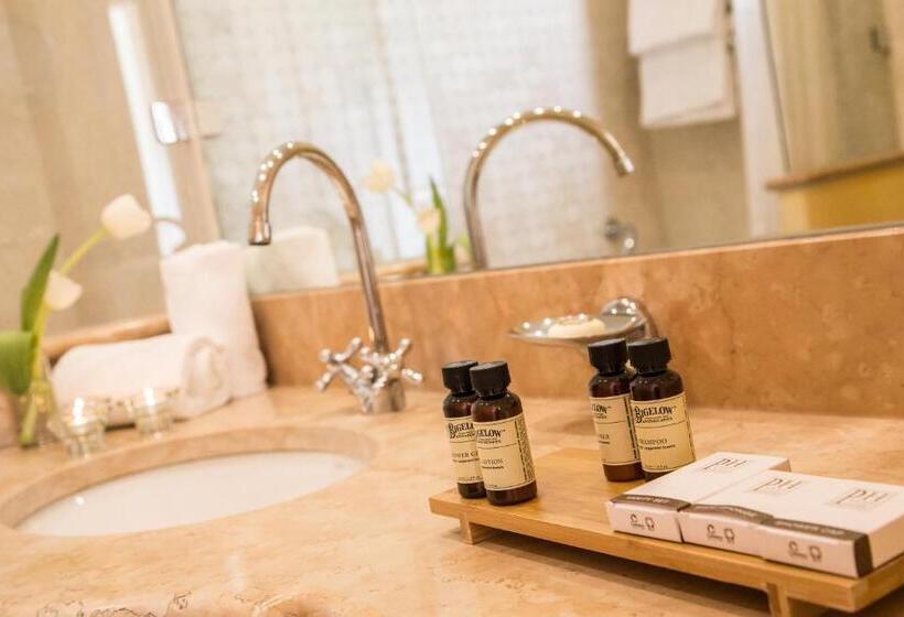 Superior room with lake view, Palace Hotel Wellness & Spa