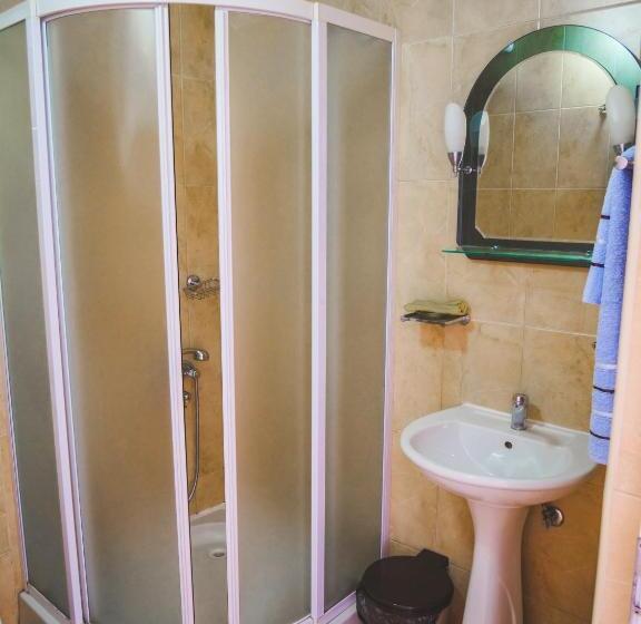 اتاق استاندارد, Ajdin Apartments
