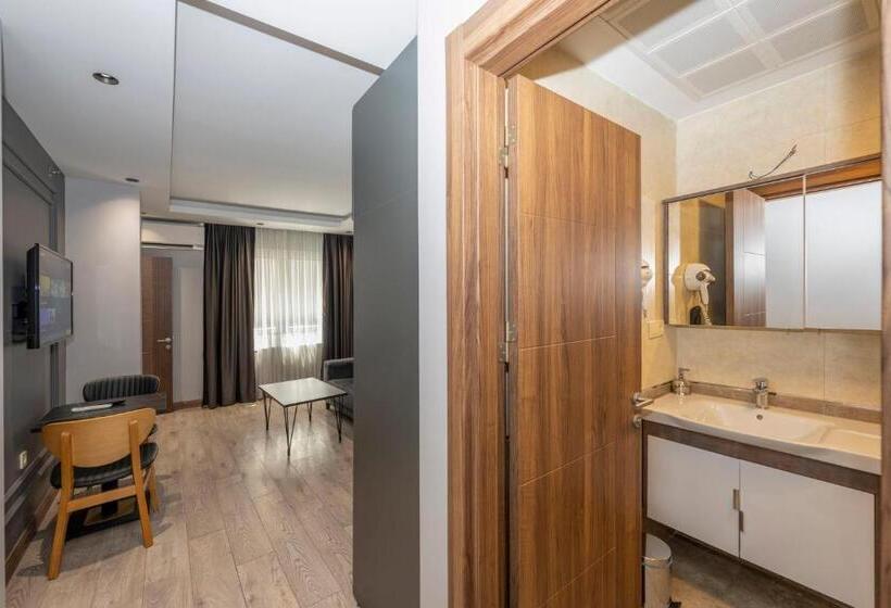 اتاق سوپریور چهار تخته, Comfort Suites