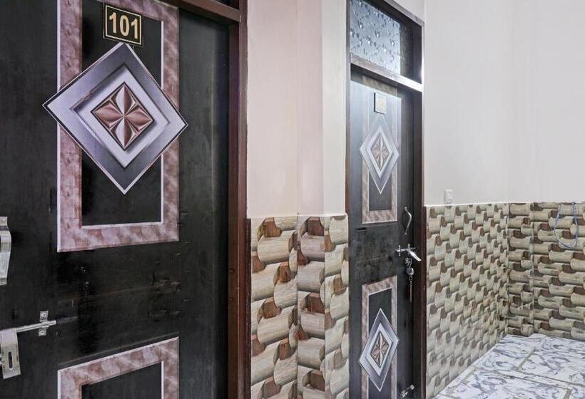 Трехместный Номер Классика, Spot On 80511 The Dwivedi Inn