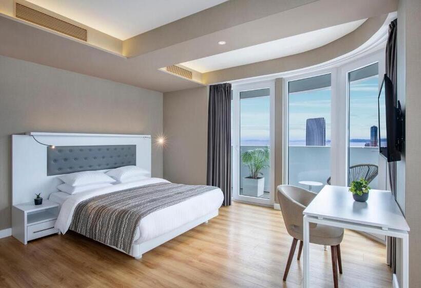استودیوی استاندارد با چشم‌انداز دریا, Alliance Palace Batumi