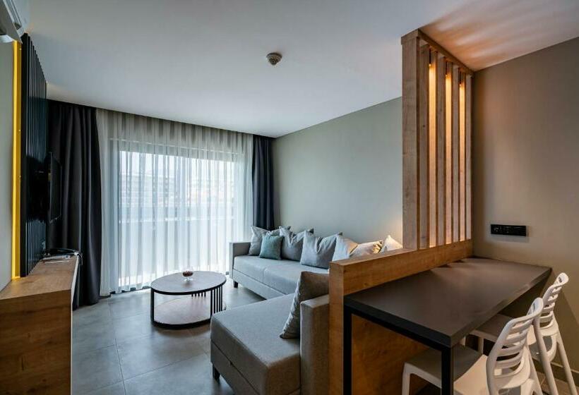 سوییت جونیور با چشم‌انداز دریا, Green Garden Resort & Spa