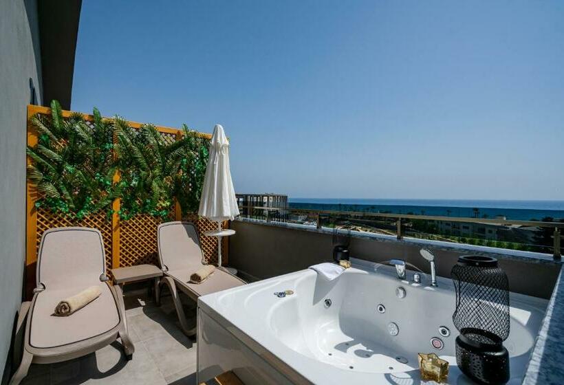 オーシャンビュージュニアスイート, Green Garden Resort & Spa