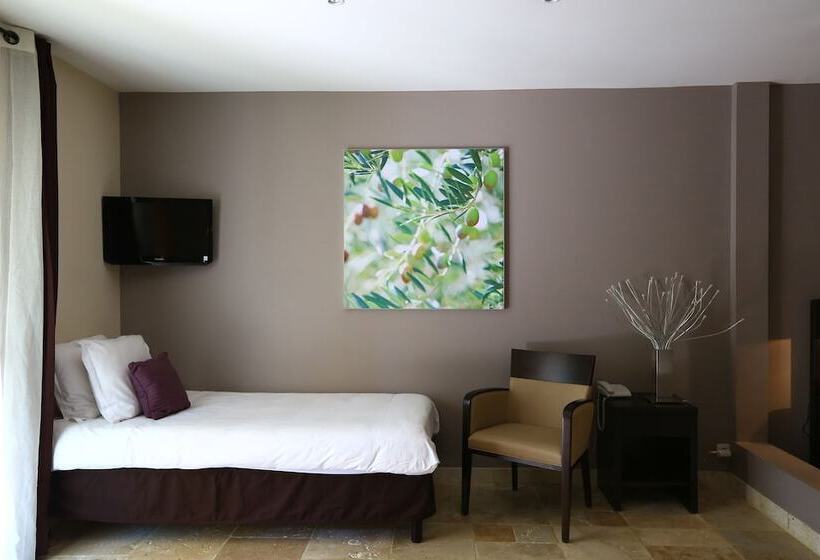 اتاق استاندارد سه نفره, Domaine De La Petite Isle   Luberon