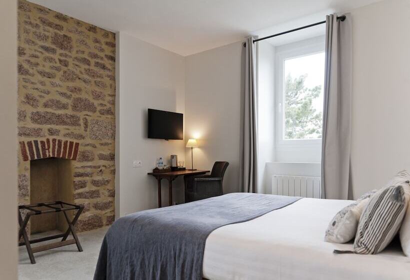 Трехместный Superior Вид на Море, Hôtel Les Costans, The Originals Relais