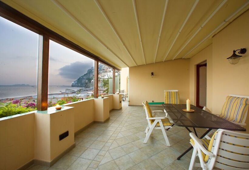 سوییت با چشم‌انداز دریا, La Caravella Di Positano   Relais & Beach