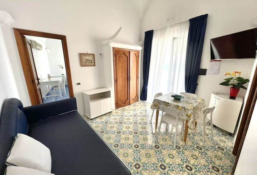 سوییت با چشم‌انداز دریا, La Caravella Di Positano   Relais & Beach