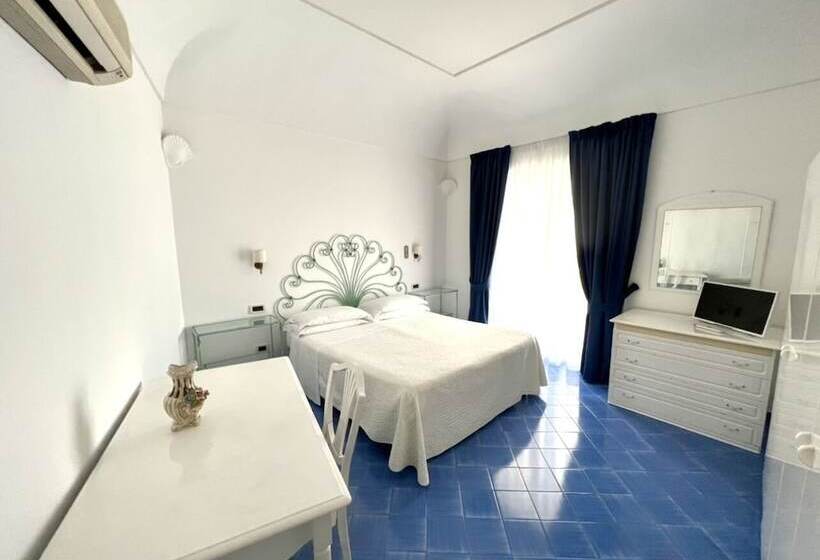 سوییت با چشم‌انداز دریا, La Caravella Di Positano   Relais & Beach