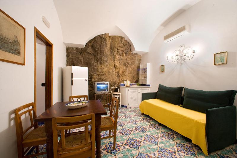 آپارتمان 2 خوابه با چشم‌انداز دریا, La Caravella Di Positano   Relais & Beach