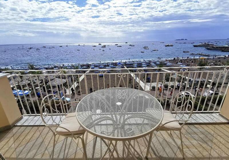 اتاق استاندارد با چشم‌انداز دریا, La Caravella Di Positano   Relais & Beach