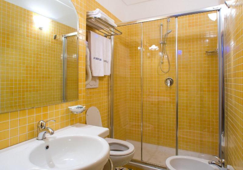 اتاق استاندارد سه نفره, La Caravella Di Positano   Relais & Beach