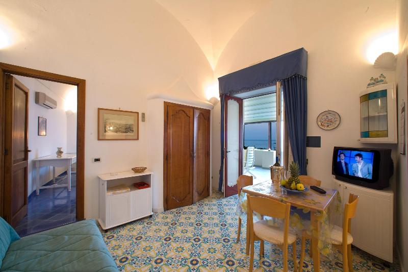 آپارتمان 1 خوابه با چشم‌انداز دریا, La Caravella Di Positano   Relais & Beach