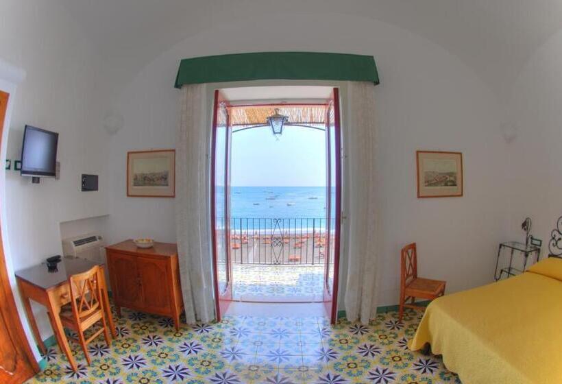 اتاق استاندارد با چشم‌انداز دریا, La Caravella Di Positano   Relais & Beach