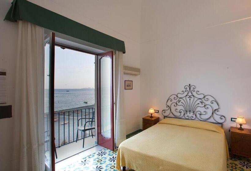 اتاق استاندارد با چشم‌انداز دریا, La Caravella Di Positano   Relais & Beach