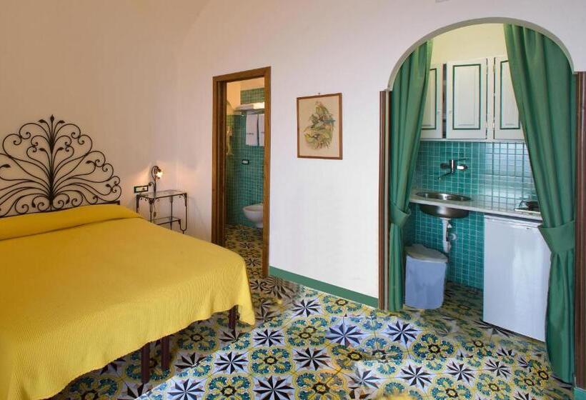 اتاق استاندارد با چشم‌انداز دریا, La Caravella Di Positano   Relais & Beach