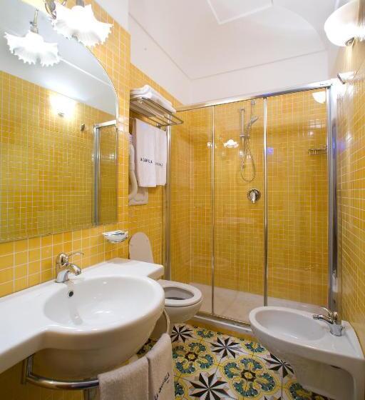 آپارتمان 2 خوابه با چشم‌انداز دریا, La Caravella Di Positano   Relais & Beach