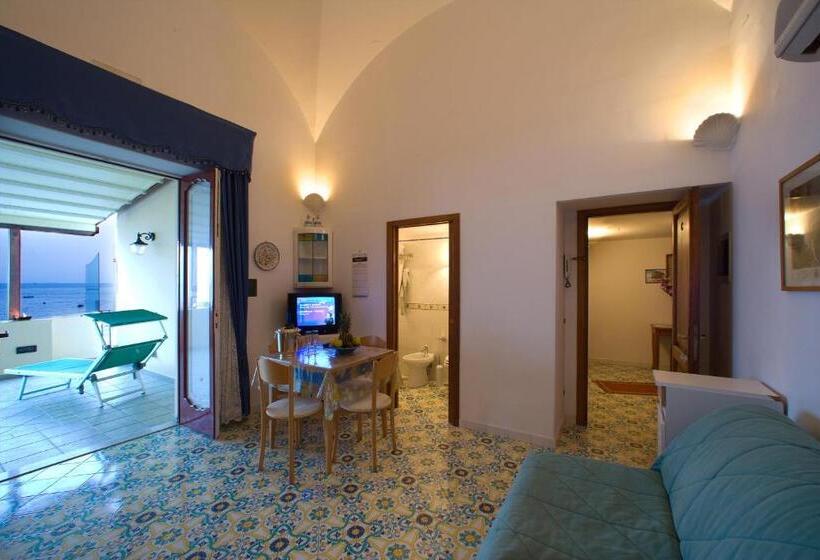سوییت با چشم‌انداز دریا, La Caravella Di Positano   Relais & Beach