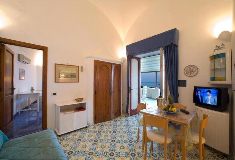 سوییت با چشم‌انداز دریا, La Caravella Di Positano   Relais & Beach