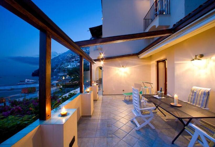 سوییت با چشم‌انداز دریا, La Caravella Di Positano   Relais & Beach