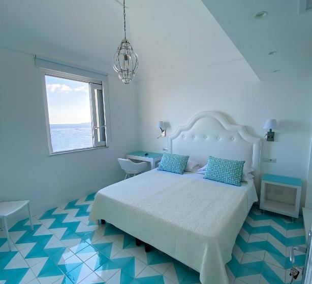1 Bedroom Penthouse Apartment, La Caravella Di Positano   Relais & Beach