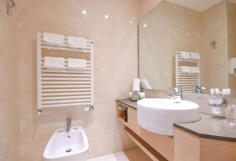 Четырехместный Номер Стандарт, Th Lazise   Hotel Parchi Del Garda